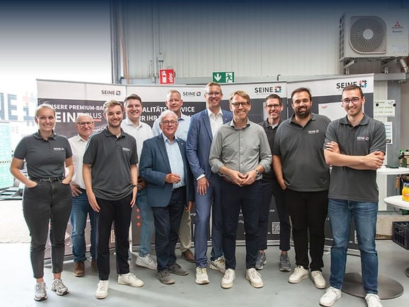 Besuch von MdB Marc Henrichmann & Co. bei SEINE Batteriesysteme – Gespräche über Innovation, Services und den Batteriepass als Brücke zwischen Technik und Dialog.
